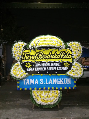Papan Bunga Duka di Aertembaga Dua